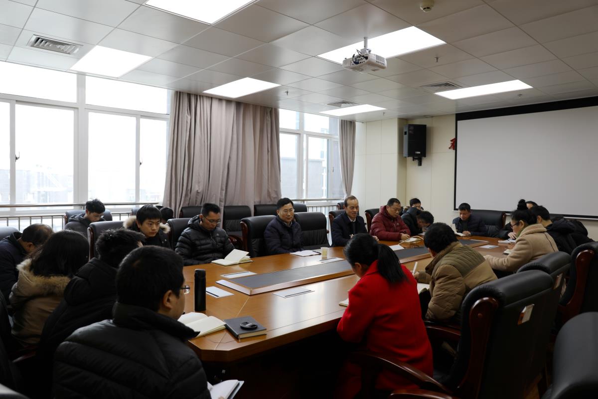 李華研究員應邀到物理所基金交流1.jpg